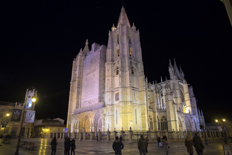 Santiago se detuvo en León